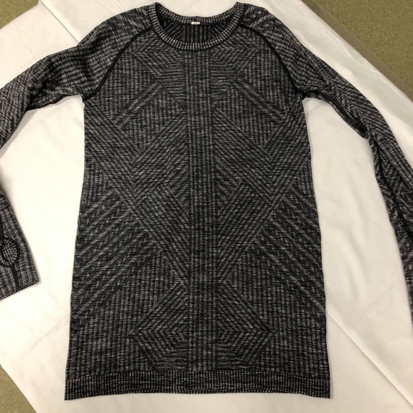 Lululemon Rest Less Pullover - Size 6, HB - Picture 6 of 6